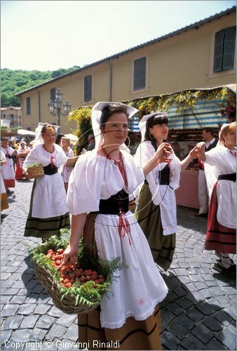 ITALY - NEMI (RM)
Sagra della Fragola (giugno)