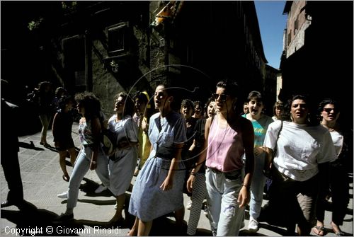 ITALY - SIENA
Il Palio (2 luglio e 16 agosto)
contradaioli che cantano per le vie della citt