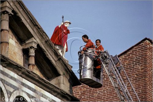 ITALY - PISTOIA
Giostra dell'Orso (25 luglio)
vestizione di San Jacopo