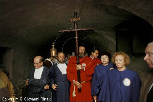 ITALY - ROMA - San Bartolomeo all'Isola Tiberina
Festa dei Morti (2 novembre)