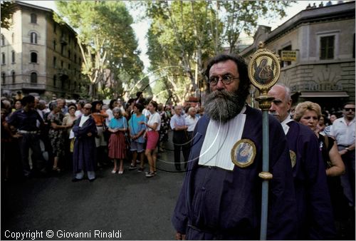 ITALY - ROMA - Trastevere
Festa di Santa Maria del Carmine (luglio)
Confraternita in processione