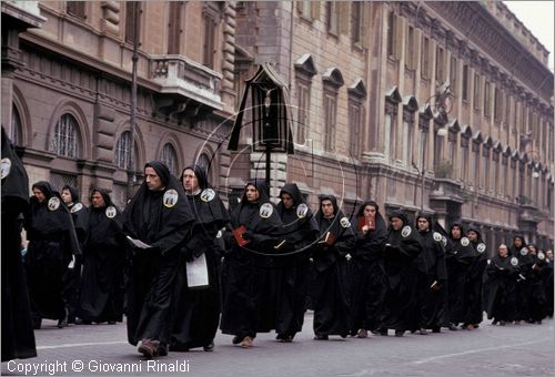 ITALY - ROMA
Processione del Perdono (quaresima)
le confraternite sfilano per le vie del centro