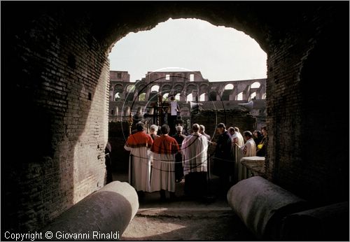 ITALY - ROMA
Via Crucis della Confraternita dei Sacconi all'interno del Colosseo (Settimana Santa)