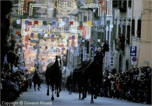 ITALY - RONCIGLIONE (VT)
Carnevale
Corse a vuoto di cavalli senza fantino lungo le vie della citt