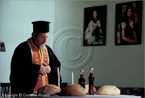 ITALY - SAN DEMETRIO CORONE (CS)
Festa dei Morti (febbraio)
celebrazione della "panegghia" in una casa con olio, aceto e grano bollito