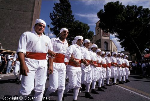 ITALY - VITERBO (3 settembre)
Festa della "Macchina di Santa Rosa)
il giro delle sette chiese dei facchini