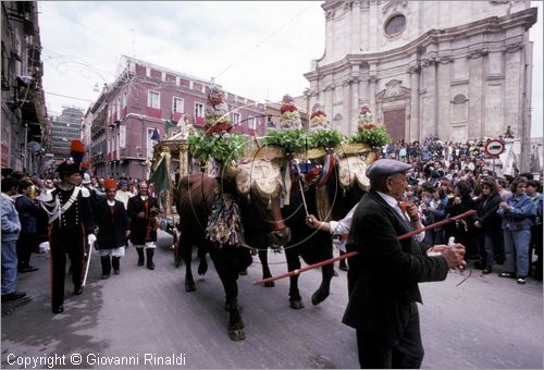 ITALY - CAGLIARI
Sagra di Sant'Efisio (1-4 maggio)
la processione porta la statua del Santo in un cocchio trainato da buoi dalla chiesa di Stampace a Cagliari fino a Nora, luogo del martirio.
inizio della processione