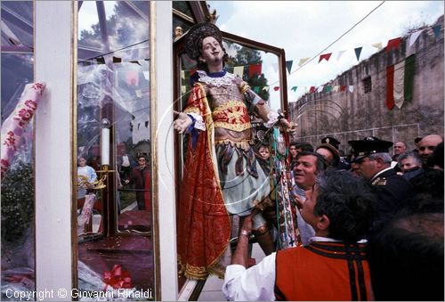 ITALY - CAGLIARI
Sagra di Sant'Efisio (1-4 maggio)
la processione porta la statua del Santo in un cocchio trainato da buoi dalla chiesa di Stampace a Cagliari fino a Nora, luogo del martirio.
una sosta lungo il percorso