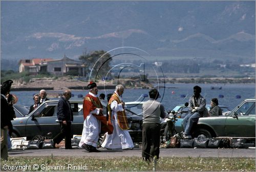 ITALY - CAGLIARI
Sagra di Sant'Efisio (1-4 maggio)
la processione porta la statua del Santo in un cocchio trainato da buoi dalla chiesa di Stampace a Cagliari fino a Nora, luogo del martirio.
processione a Nora