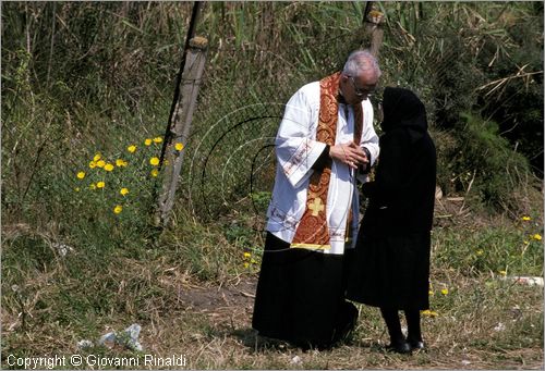 ITALY - CAGLIARI
Sagra di Sant'Efisio (1-4 maggio)
la processione porta la statua del Santo in un cocchio trainato da buoi dalla chiesa di Stampace a Cagliari fino a Nora, luogo del martirio.
confessione in campagna