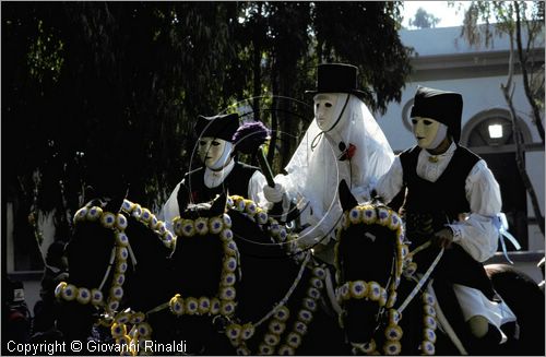 ITALY - ORISTANO
La Sartiglia (carnevale)
il componidori da la benedizione con la "pippia de maju"