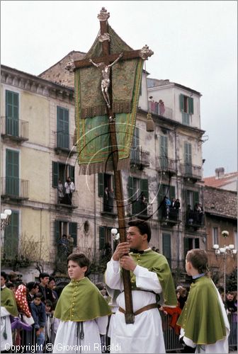 ITALY - SULMONA (AQ)
"La Madonna che scappa in piazza" (pasqua)
la processione della Confraternita di Santa Maria di Loreto in Piazza Garibaldi