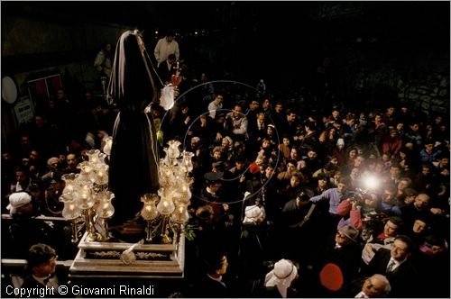 ITALY - TARANTO
Riti della Settimana Santa
Processione dei Misteri del Venerd Santo.
a mezzanotte comincia la processione dell'Addolorata