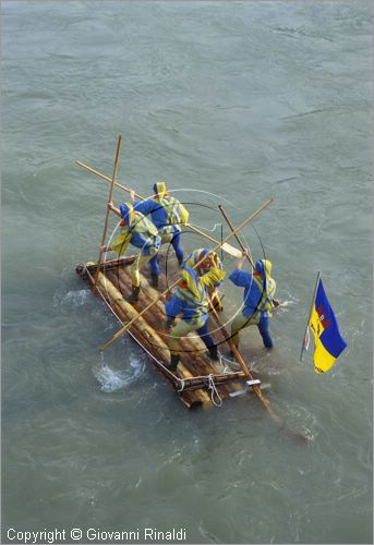 ITALY - TRENTO
Feste Vigiliane (fine giugno)
Palio dell'Oca detta "zatterata" sulle acque dell'Adige