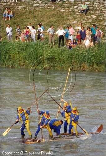 ITALY - TRENTO
Feste Vigiliane (fine giugno)
Palio dell'Oca detta "zatterata" sulle acque dell'Adige