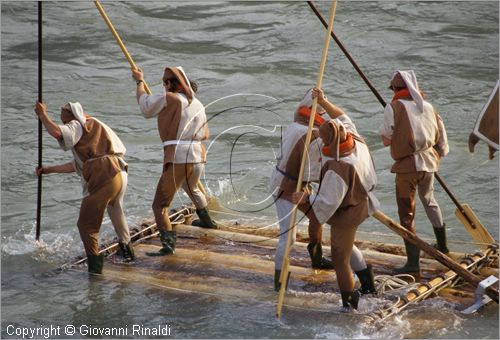 ITALY - TRENTO
Feste Vigiliane (fine giugno)
Palio dell'Oca detta "zatterata" sulle acque dell'Adige