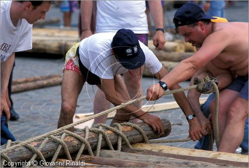 ITALY - TRENTO
Feste Vigiliane (fine giugno)
Palio dell'Oca detta "zatterata" 
costruzione delle zattere in piazza Fiera