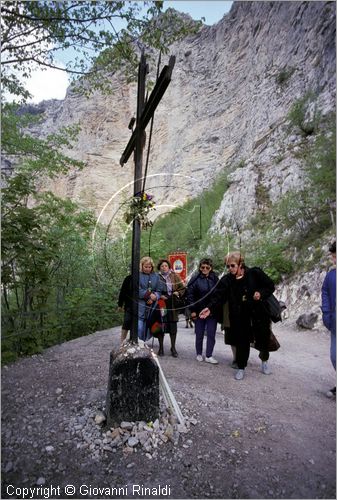 ITALY - VALLEPIETRA (RM)
Pellegrinaggio al Santuario della SS.Trinit (SS.Trinit)