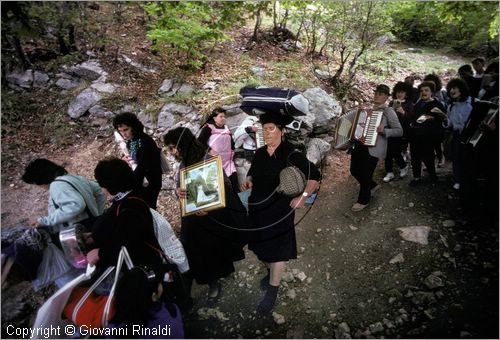 ITALY - VALLEPIETRA (RM)
Pellegrinaggio al Santuario della SS.Trinit (SS.Trinit)