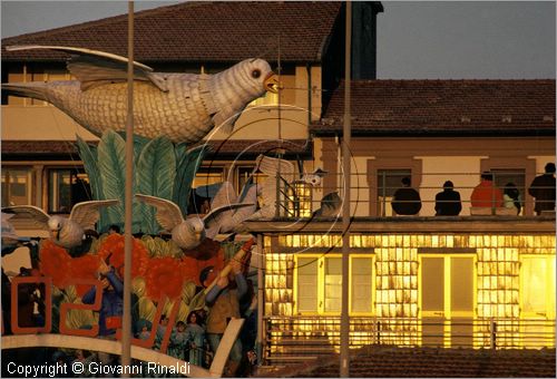 ITALY - VIAREGGIO (LU)
Il Carnevale
sfilata di carri allegorici