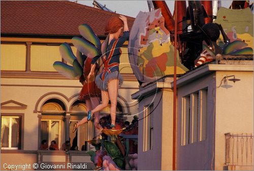 ITALY - VIAREGGIO (LU)
Il Carnevale
sfilata di carri allegorici