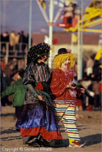 ITALY - VIAREGGIO (LU)
Il Carnevale
gruppi mascherati in spiaggia