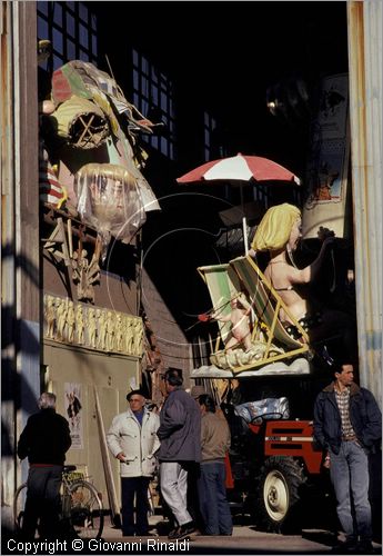 ITALY - VIAREGGIO (LU)
Il Carnevale
capannoni dei carri allegorici