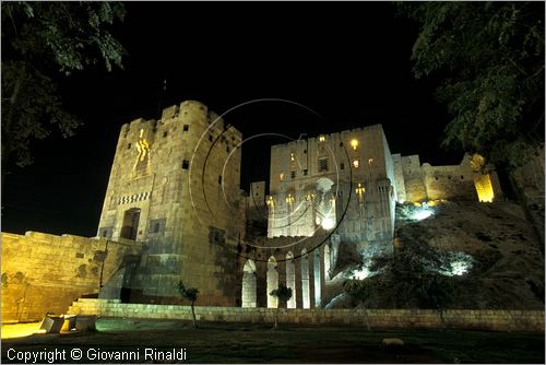 SYRIA - ALEPPO - veduta notturna della Cittadella