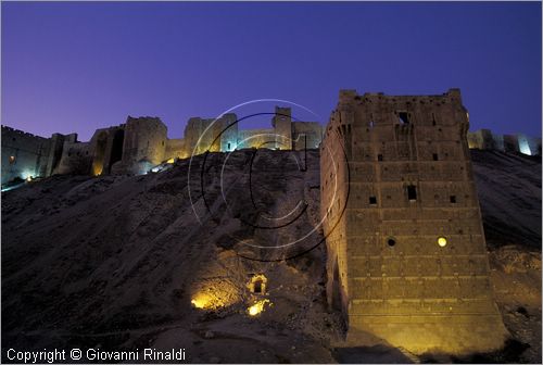 SYRIA - ALEPPO - veduta notturna della Cittadella