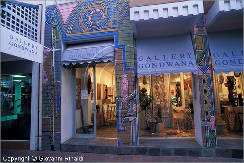 AUSTRALIA CENTRALE - Alice Springs - Galleria di Arte Aborigena "Gondwana"