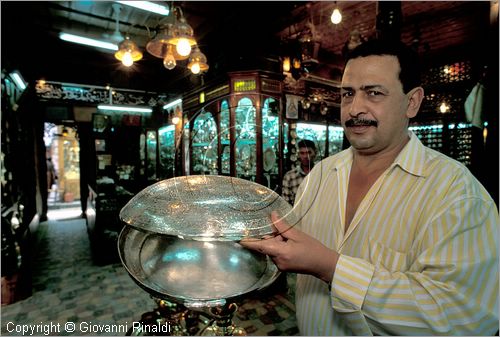 EGYPT - CAIRO - Khan El-Khalili - antiquario di argenti Zaki F. Boutros