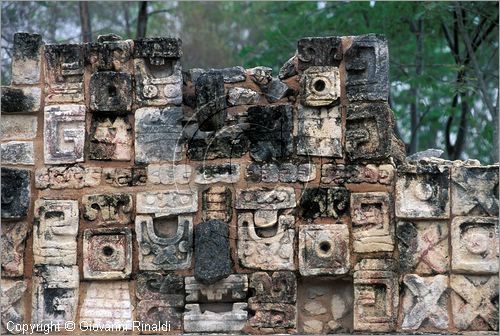 MEXICO - YUCATAN - Area archeologica di Chichen Itza, antica citt Maya (432 - 987 d.C.) - Grupo de las Mil Columnas