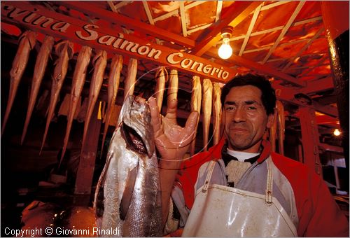 CILE - CHILE - Patagonia - Puerto Montt - Angelmo - mercato del pesce