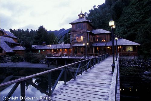 CILE - CHILE - Patagonia - Terme di Puyuhuapi - Hotel Termas de Puyuhuapi