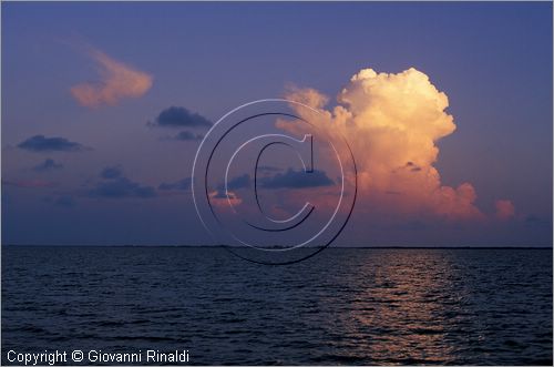 CUBA - Arcipelago delle Isole Canarreos - alba a Cayo Estopa