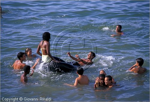 CUBA - HAVANA - Cojimar - piccolo villaggio sulla costa ad est della citt