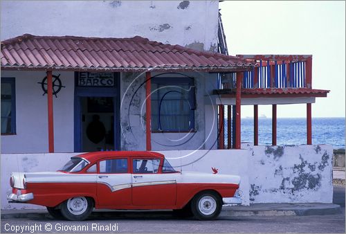 CUBA - HAVANA - Cojimar - piccolo villaggio sulla costa ad est della citt - Paladar El Barco