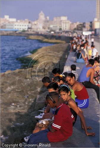 CUBA - HAVANA - Malecom Tradicional