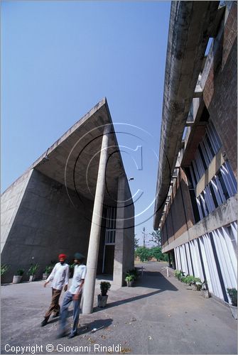 INDIA (PUNJAB) - CHANDIGARH - citt interamente progettata da Le Corbusier negli anni '50 - settore 10 - Galleria d'Arte