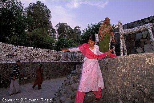 INDIA (PUNJAB) - CHANDIGARH - citt interamente progettata da Le Corbusier negli anni '50 - Giardino Roccioso (Rock Garden) - bizzarria architettonica dell'artista Nek Chand