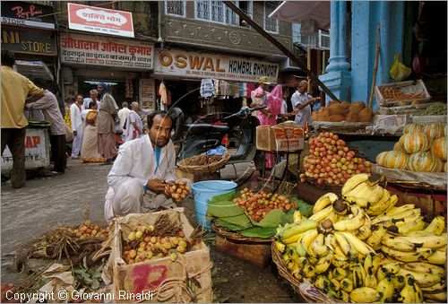 INDIA (UTTAR PRADESH) - Haridwar - citt di pellegrinaggio sulle rive del Gange - Bara Bazaar