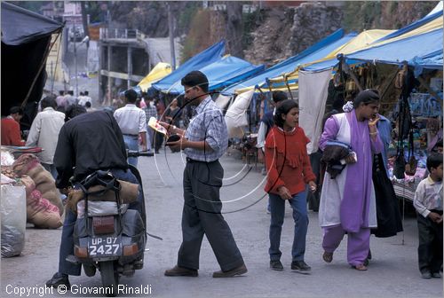 INDIA (UTTAR PRADESH) - Mussoorie - Tibetan Market