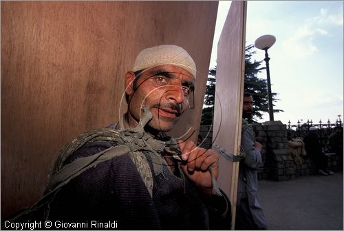 INDIA (HIMACHAL PRADESH) - SHIMLA - portatore