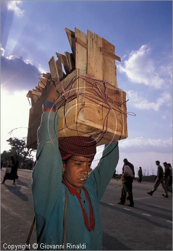 INDIA (HIMACHAL PRADESH) - SHIMLA - portatore