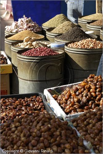 MAROCCO - MAROC - MOROCCO - ESSAOUIRA - mercato alimentare nel souk