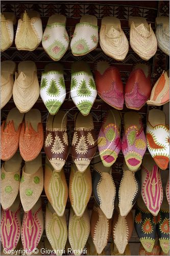 MAROCCO - MAROC - MOROCCO - ESSAOUIRA - artigianato - scarpe