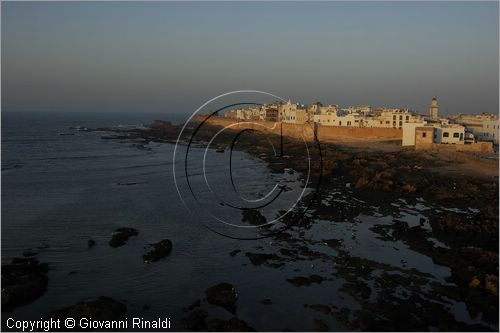 MAROCCO - MAROC - MOROCCO - ESSAOUIRA - veduta della citt al tramonto dalla torre del porto