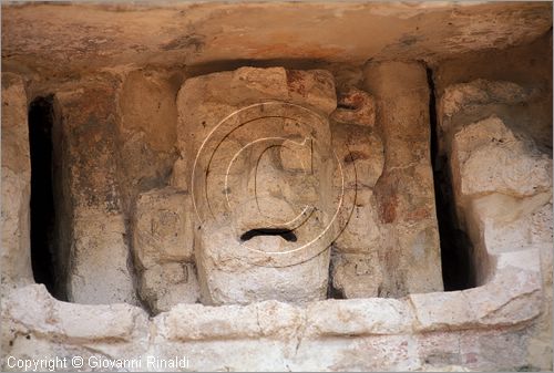 MEXICO - CHIAPAS - Selva Lacandona - Yaxchilan - Centro cerimoniale del VI-VII secolo d.C. nella Valle del fiume Usumacinta al confine con il Guatemala