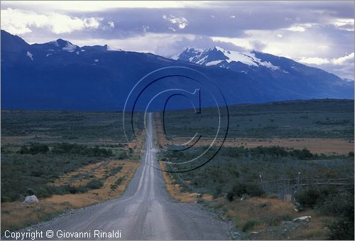 CILE - CHILE - Patagonia - strada verso la Cueva del Milodon