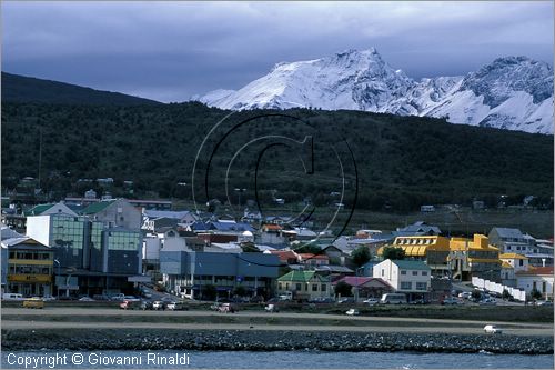 ARGENTINA - Patagonia - Terra del Fuego - Ushuaia nel Canal Beagle - la citt pi a sud del mondo